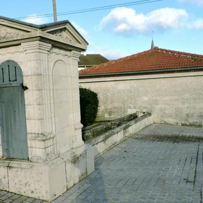 Lavoir devant la mairie de Bethelainville